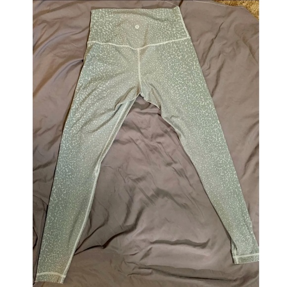 Lululemon HR Align 28” leggings - Picture 3 of 3